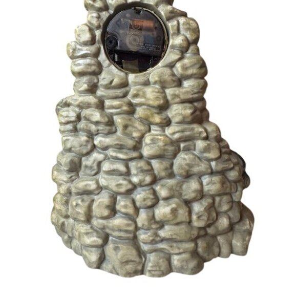 Wolf Figurine Quartz Clock On Stone Base With Three Wolves - Picture 4 of 9